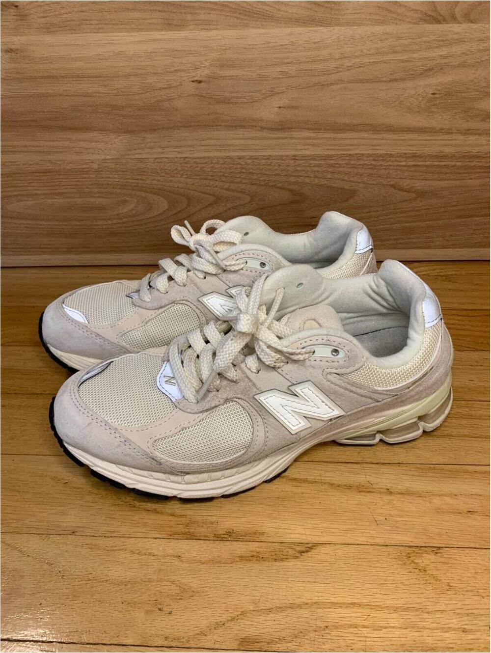 New Balance 2002R Sneakers in Beige/White - Size 8.5
